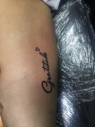 -猛子刺青纹身店