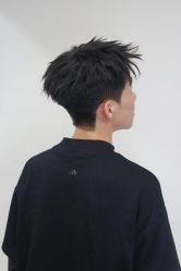 -一家只做男发烫染的店