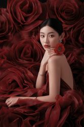 -喜爱高定婚纱摄影