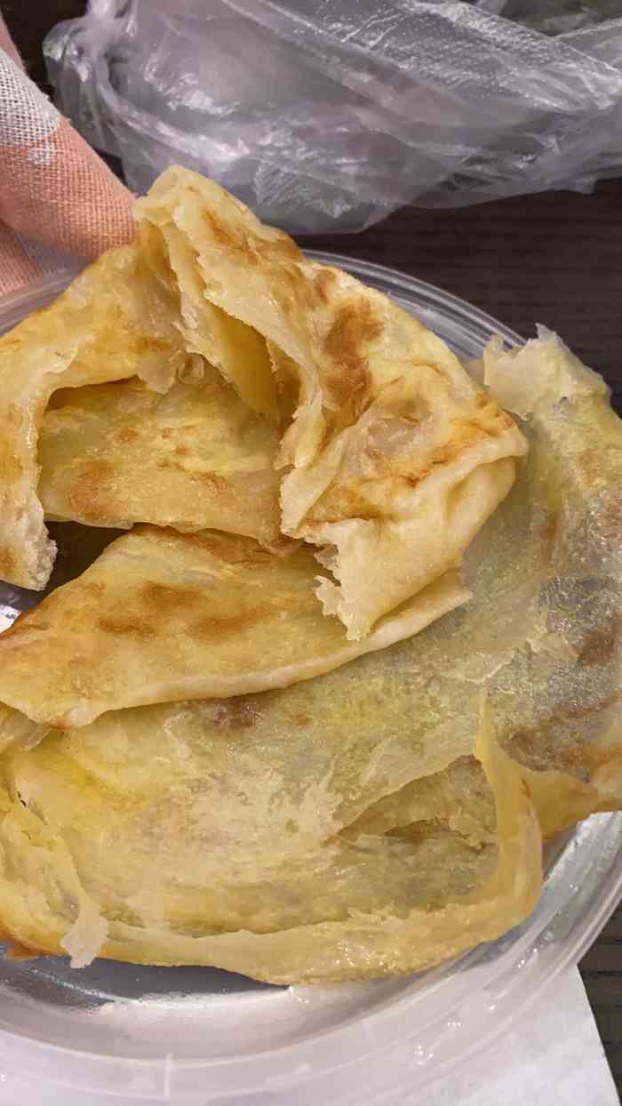 打分 香浓醇香的骨汤煨出的砂锅,酥软相宜的糖饼,葱油饼都是我喜欢的.