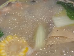 -尚尚仙·酸汤猪手·猪肚鸡火锅(华联万柳购物中心店)