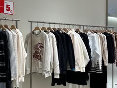 -百年港湾奥特莱斯(香炉礁店)