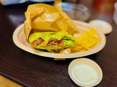 -油梨树 AVOCADO TREE(亮马桥店)