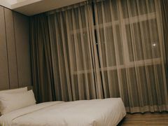 -西安大雁塔科技大学地铁站亚朵酒店