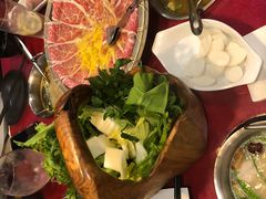 牛羊组合-牛魔王时尚回转餐厅