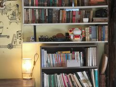 -邊城書店