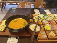 -银米·云南传统过桥米线(双廊黑金冠店)