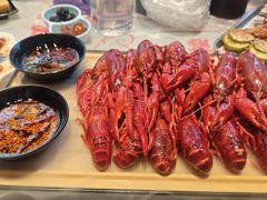 -肥肥虾庄·金牌油焖大虾(汉街SKP店)