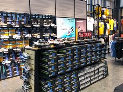 店内环境-SKECHERS 斯凯奇(上海国际时尚中心店)