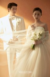 -至臻微拉婚纱摄影