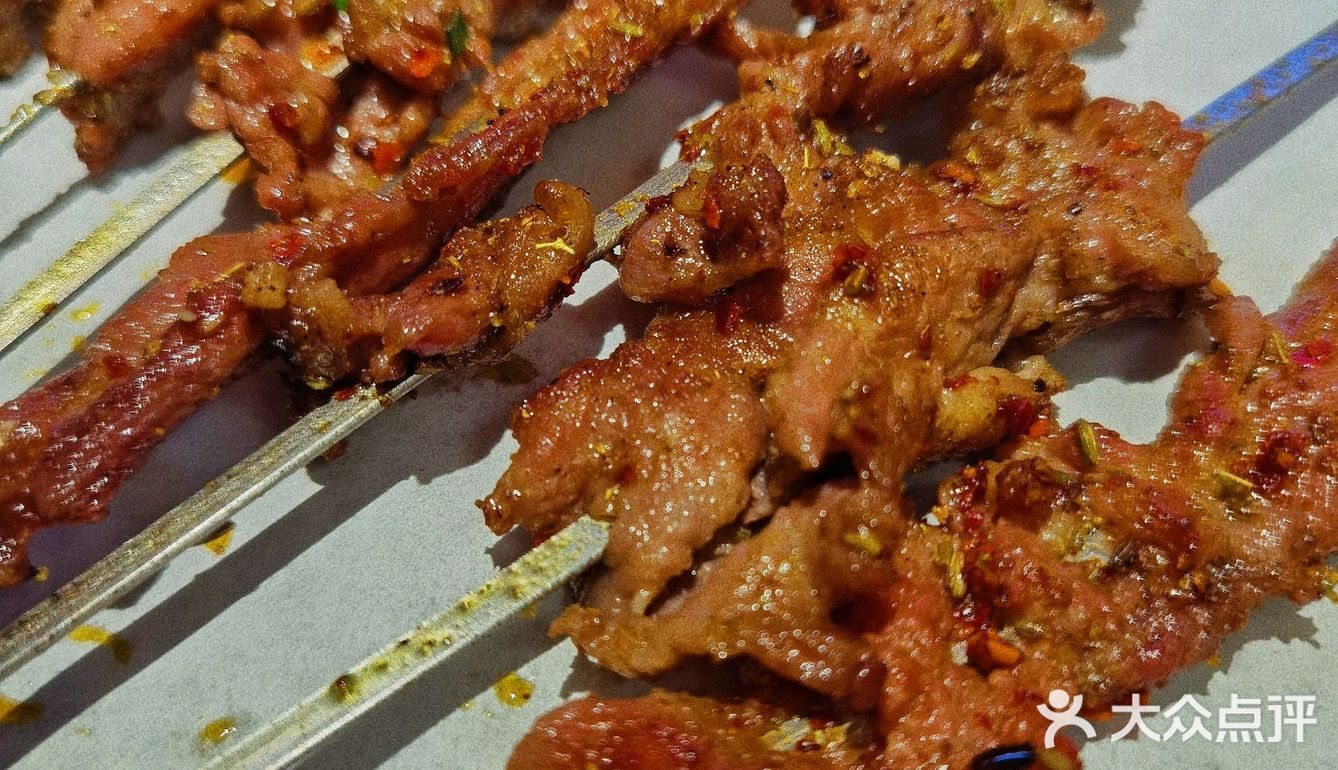 吃烧烤，还得选这家湖南特色碳烤烧烤！
