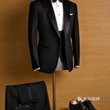 婚礼不能只新娘自己美，新郎的礼服也要到位