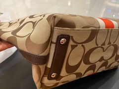 -爱革·奢品·鞋包·衣物·家居(金桥国际商业广场店)