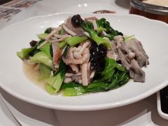 -梅利汴京烤鸭•开封豫菜地标店(东大街店)