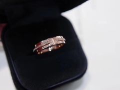 -Tiffany & Co.蒂芙尼
(杭州大厦店)