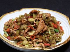 老坛辣椒炒肉-君庭中餐馆(华强路店)