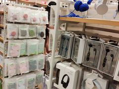 -名创优品(广东东莞东城万达2店)
