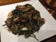 香椿炒腊肉-北京老铺烤鸭(老城根店)