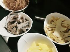 -挂旗柴锅鸡(蚌山区嘉年华店)