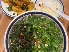 -云阿蛮云南生烫牛肉米线(奉贤路店)