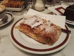 -Cafe Sacher(WIEN)