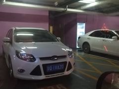 -新中关大厦·停车场