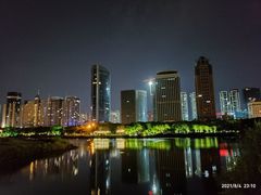 -万绿园