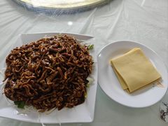 京酱肉丝-横道佛手居筋饼店