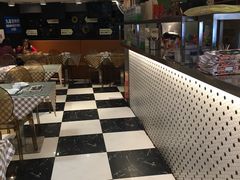 -新大咀港式茶餐厅(宝山万达店)