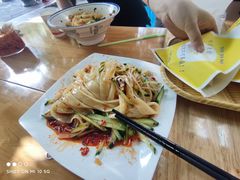 -左左香老潼关肉夹馍(龙山一路店)