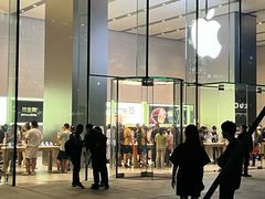 -Apple零售店(华贸购物中心店)