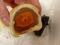 莲蓉蛋黄酥-陶陶居饼家(惠福东路店)