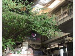 -ROAST coffee & eatery