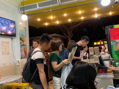 等位区-芬芳甜品(同福路店)