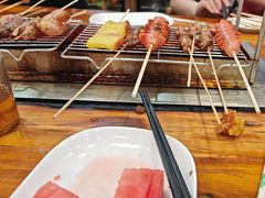 -哈尔滨小酒馆·鲜肉现穿自助烧烤(康新花园店)