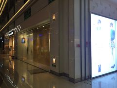 -hotwind热风(世纪东方广场店)