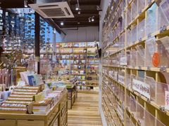 店内环境-猫的天空之城概念书店(杭州南宋御街店)