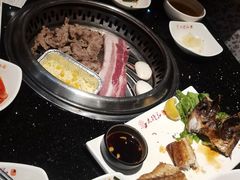-木槿花韩式炭烤·熟成肉工坊(孙文东路店)