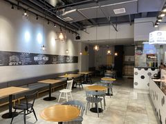 大堂-HELLO 27 意面·沙拉·帕尼尼