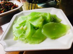 -临江餐馆二楼美食部落