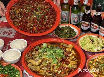 最近在石佛营这里发现了一家味道超正宗的盐帮菜馆子