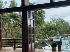 -亚龙湾喜来登·美景台大堂吧
