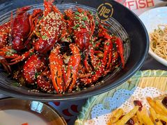 -肥肥虾庄·金牌油焖大虾(汉街SKP店)