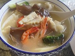 海鲜馄饨-四宜糕团店(南大街店)