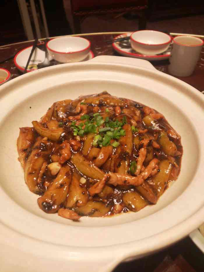 新白鹿餐厅(西湖银泰店)-"环境倒是还不错的,只是菜品的味道越来越不.