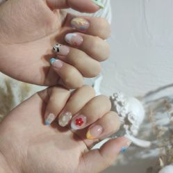 -花岐款式专研健康美甲沙龙