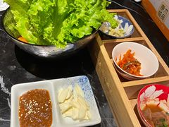 -山川小町·极番烧肉(新地假日广场店)