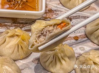 没有吃过他家丝瓜虾仁汤包的还能算春天吗！！！