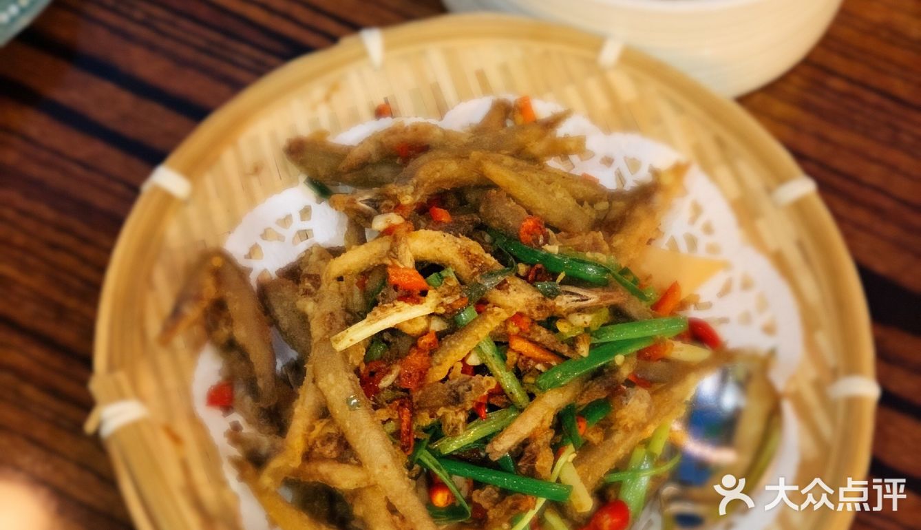 炸得很脆，酥香可口，非常入味，吃完嘴里留着鲜味