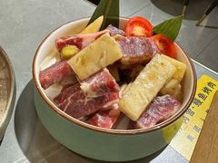 -围炉肉舍丹东海鲜烤肉·烤活鳗(步行街店)